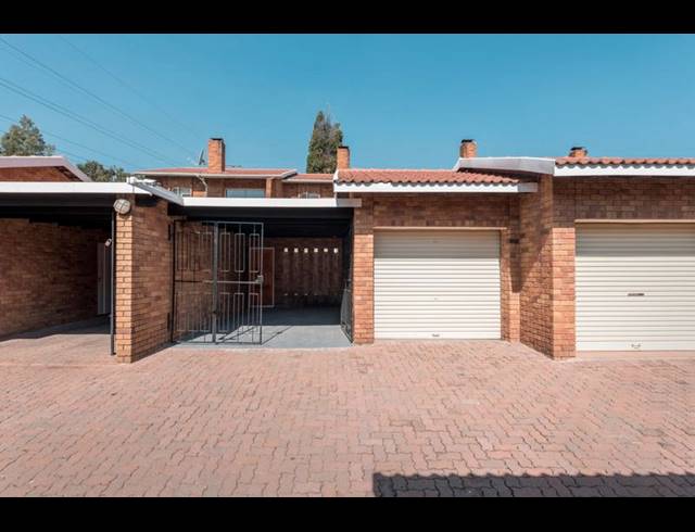 3 BEDROOM DUPLEX FOR SALE IN BEDFORD GARDENS